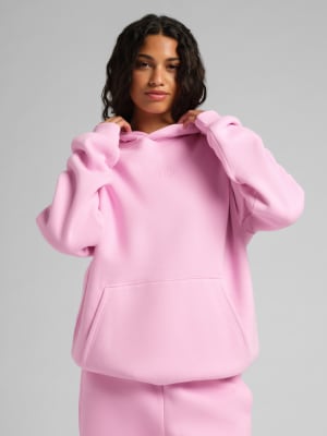 Signature Hoodie: Elly is 5'8” and wears a size S