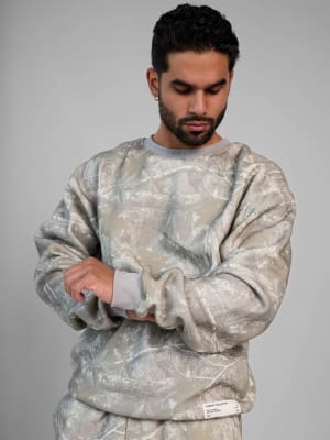 Camo Crew: Jared is 6'1" wearing a size M