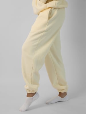Signature Sweatpants: Harley is 5′10″ wearing a size M